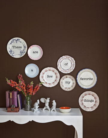 word-plates-on-wall-country-living